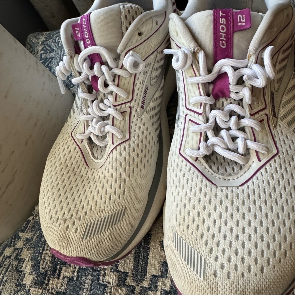 Brooks White and Pink Athletic Shoes with Cushioned Sole - Picture 2 of 6